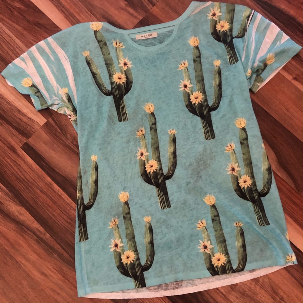 Adorable Cactus Tee/sweater large